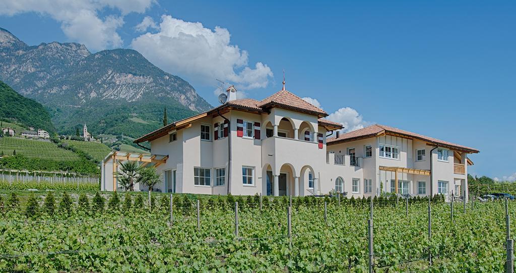 Gutshof Rellich Villa Термено Екстериор снимка